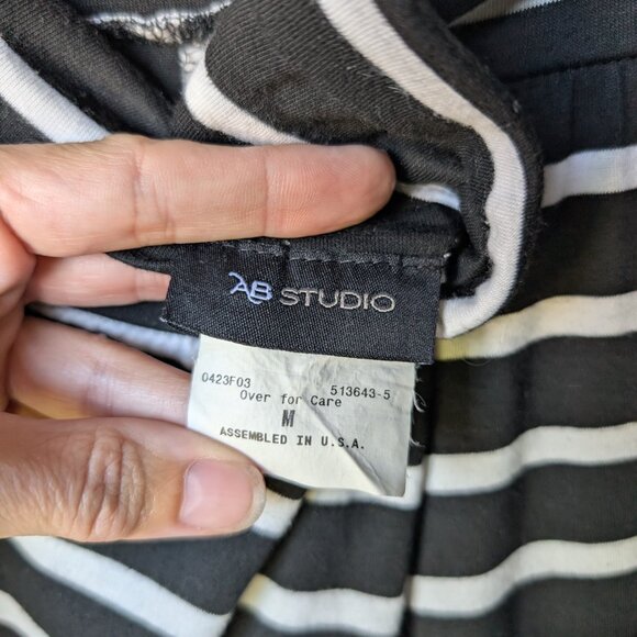 long knit black and white striped skirt. women's Medium - Picture 3 of 3